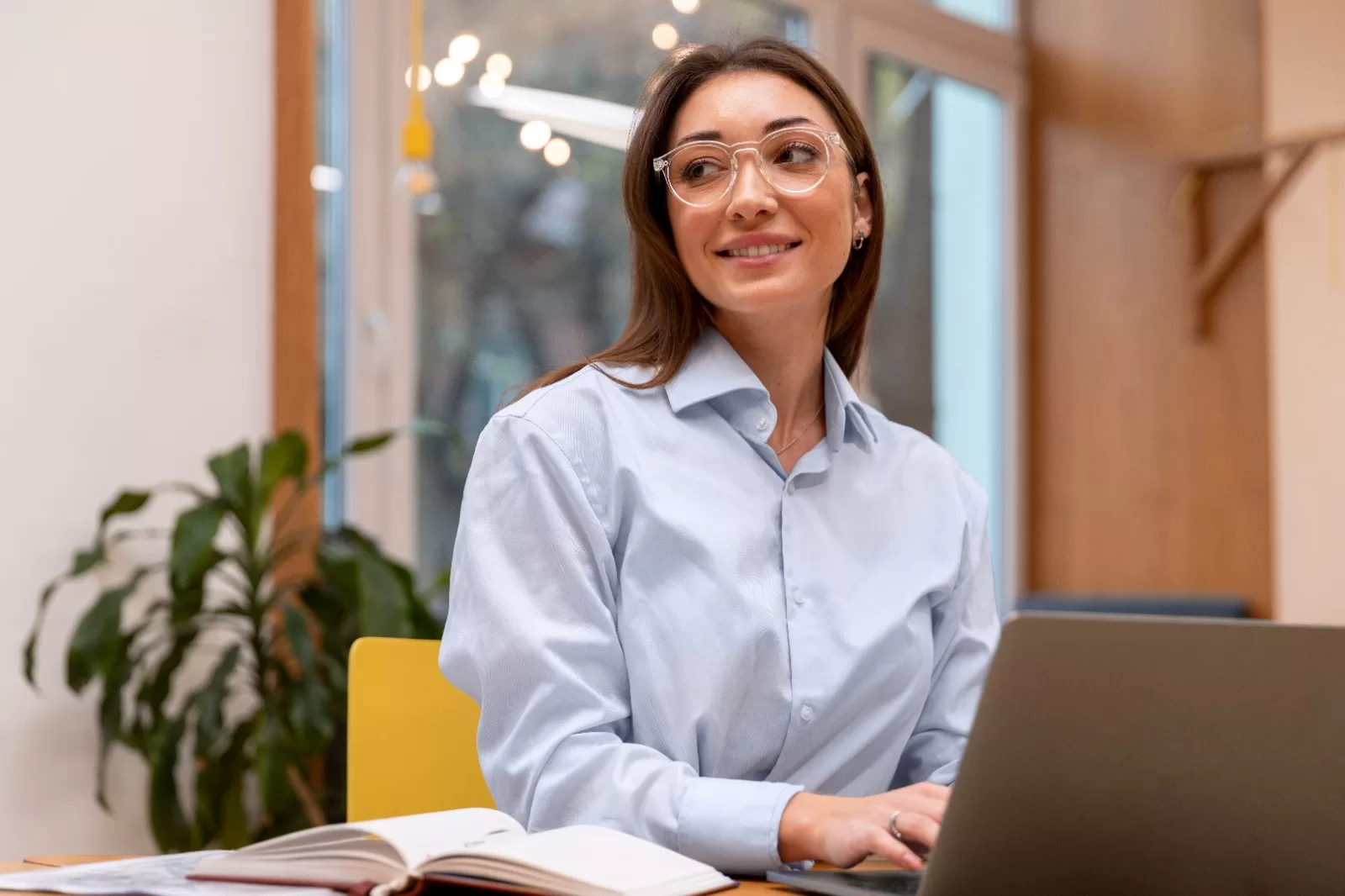 Corretora de Plano de Saúde contrata Auxiliar Administrativo/Recepcionista