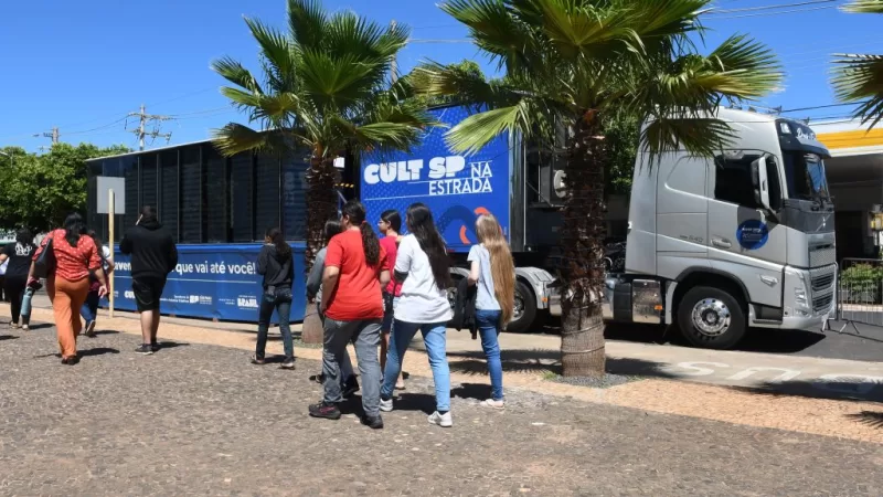 Carreta do Museu Catavento traz cultura e ciência para Bragança e Atibaia