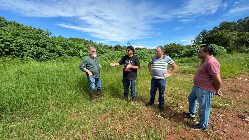 CEI do Aterro Clandestino: vereadores visitam local e ouvem denunciante