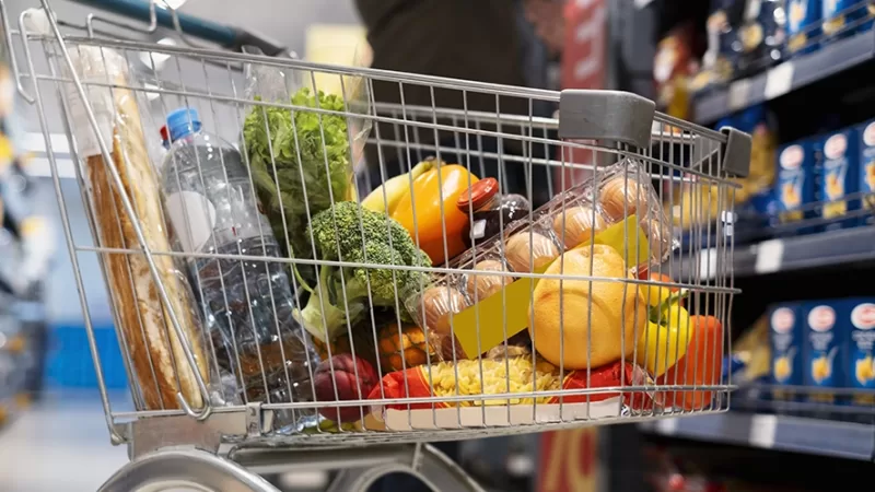 Prefeito apresenta novo projeto de “auxílio-nutrição” para aposentados