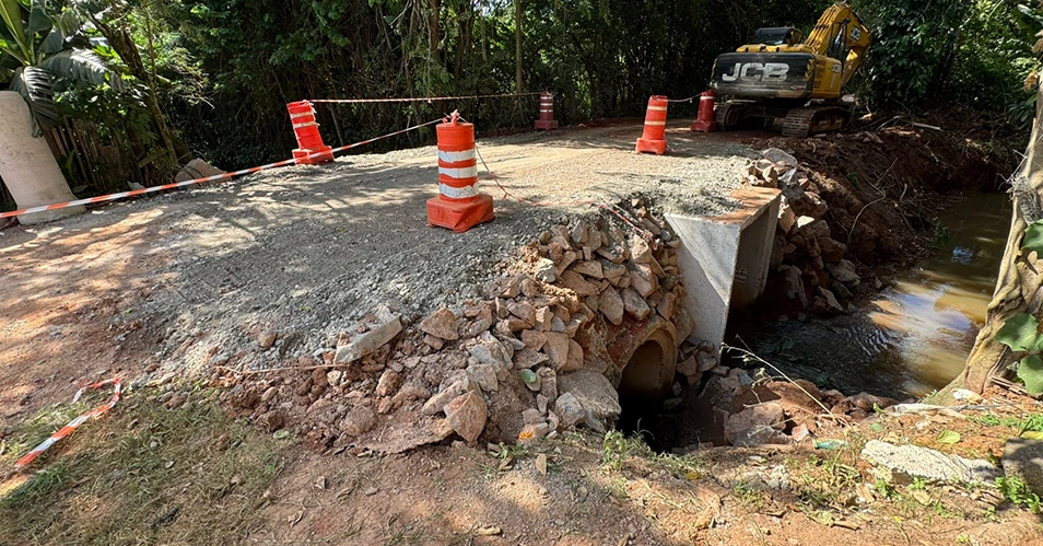Trânsito é liberado, mas ponte não fica pronta no prazo