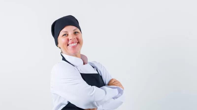 Espaço de eventos abre vagas CLT e freela de cozinheira e auxiliar