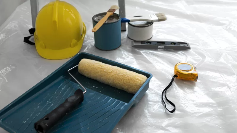 Empresa contrata mensalista para atividades de manutenção e reparos