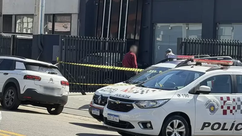 Corpo é encontrado em veículo no bairro do Taboão