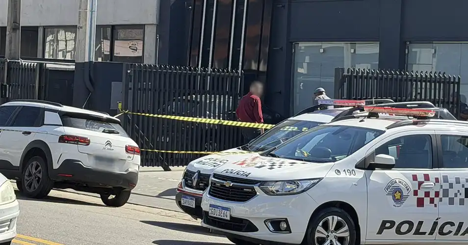 Corpo é encontrado em veículo no bairro do Taboão