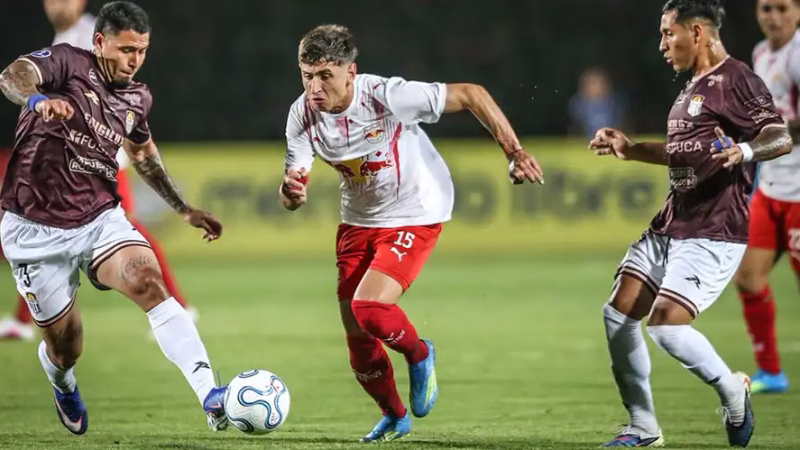 Com reservas, Red Bull Bragantino perde na estreia da Sul-Americana