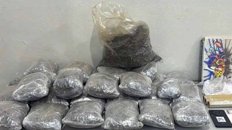 Trio é preso pela Polícia Militar com 14 kg de maconha