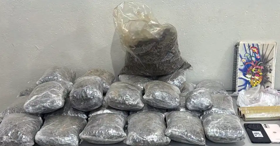Trio é preso pela Polícia Militar com 14 kg de maconha