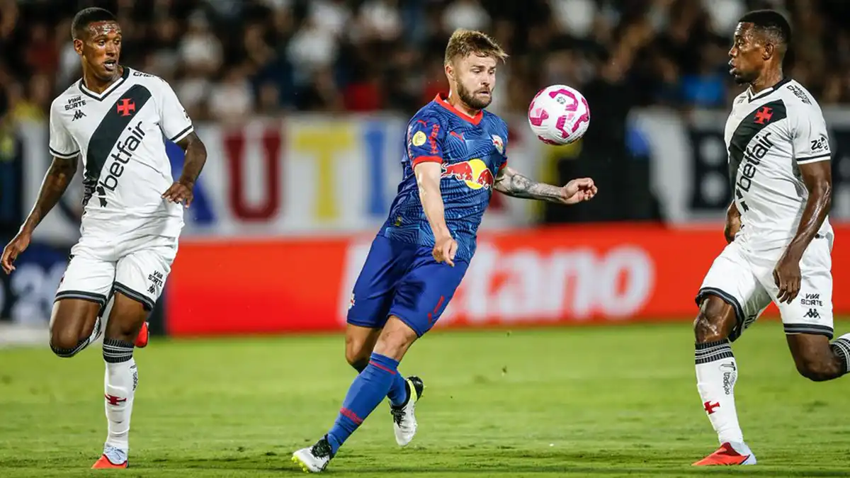 Red Bull Bragantino enfrenta o Vasco no Rio de Janeiro