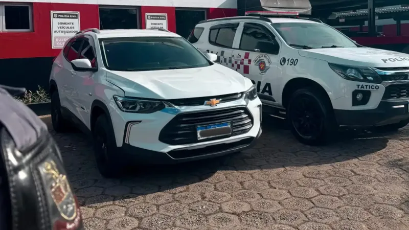 Veículo com placas falsas é apreendido pela PM em Bragança Paulista