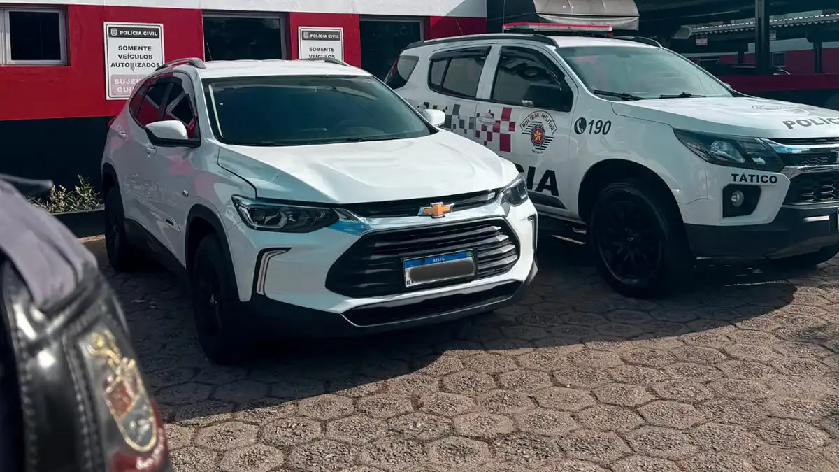 Veículo com placas falsas é apreendido pela PM em Bragança Paulista