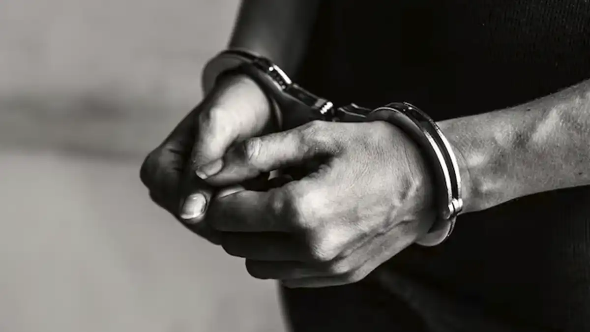 Filho é preso após manter a mãe idosa em cárcere privado