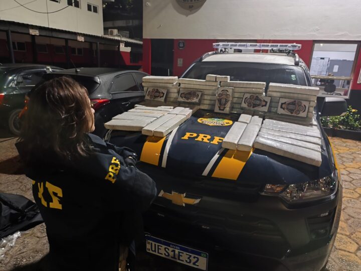PRF apreende mais de 50kg de drogas na Fernão Dias