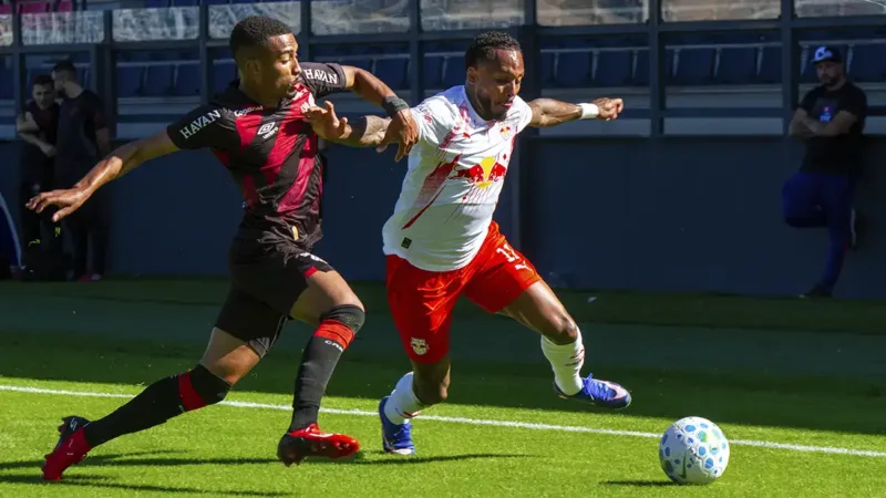 Red Bull Bragantino vence o Athletico Paranaense em jogo amistoso