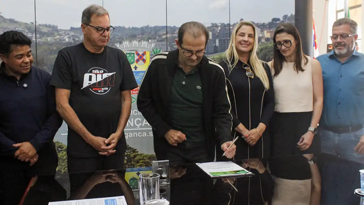 Prefeito sanciona lei para transparência na “fila da saúde”
