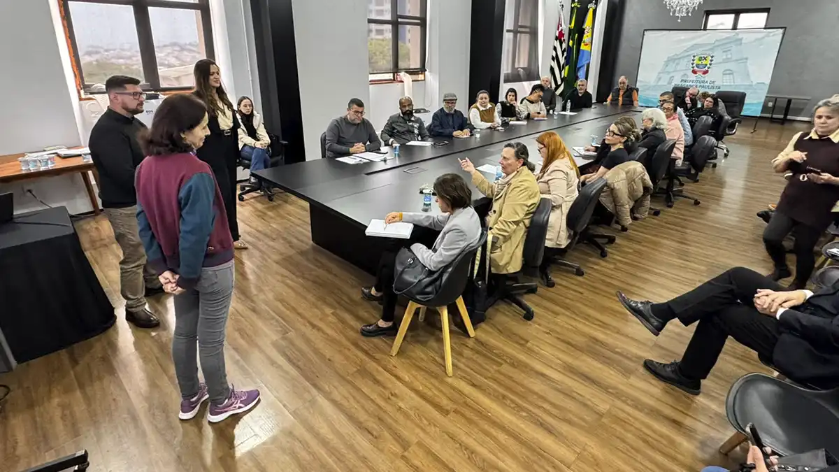 Nova gestão da Secretaria de Saúde não comparece à reunião do Conselho