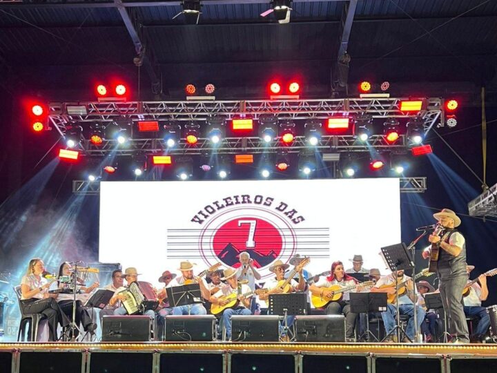 Violeiros das 7 Colinas fazem show na Festa do Peão de Barretos