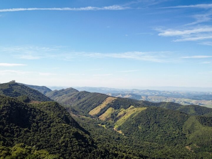 Piracaia promove trilha na Pedra do Carmo na véspera de feriado
