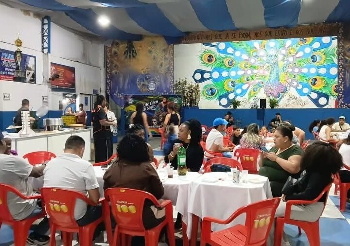 Acadêmicos da Vila promove Feijoada com samba e pagode