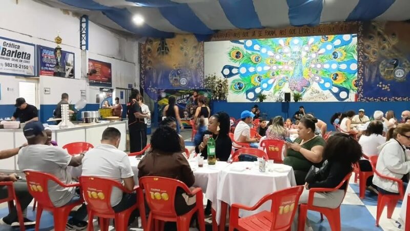 Acadêmicos da Vila promove Feijoada com samba e pagode