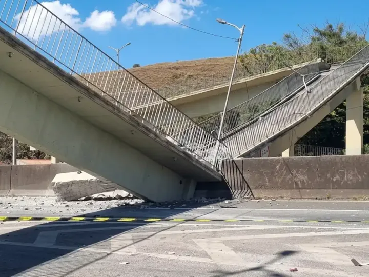 Justiça solta motorista que derrubou passarela em acidente na Fernão Dias