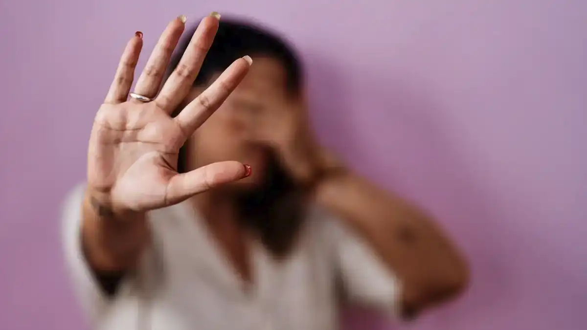 Mãe e filha são vítimas de violência doméstica; agressor é preso