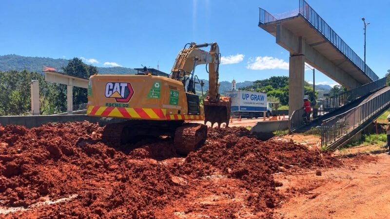 Concessionária inicia reconstrução de passarela na Fernão Dias