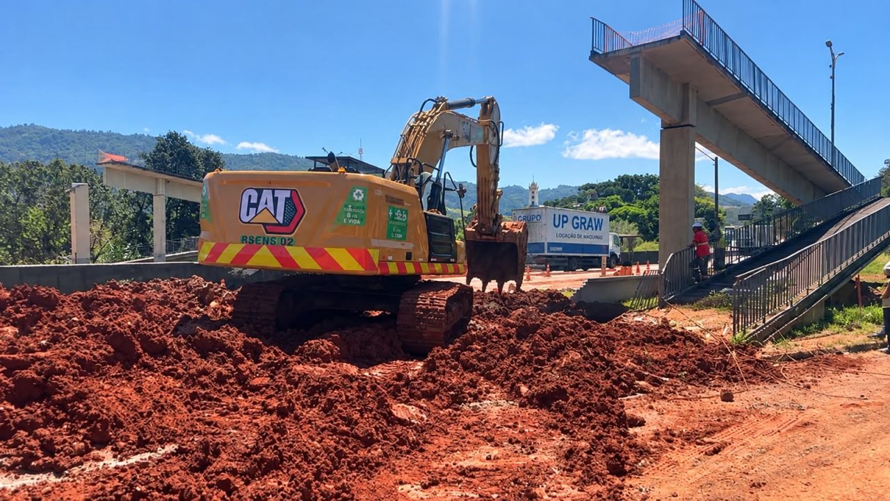 Concessionária inicia reconstrução de passarela na Fernão Dias