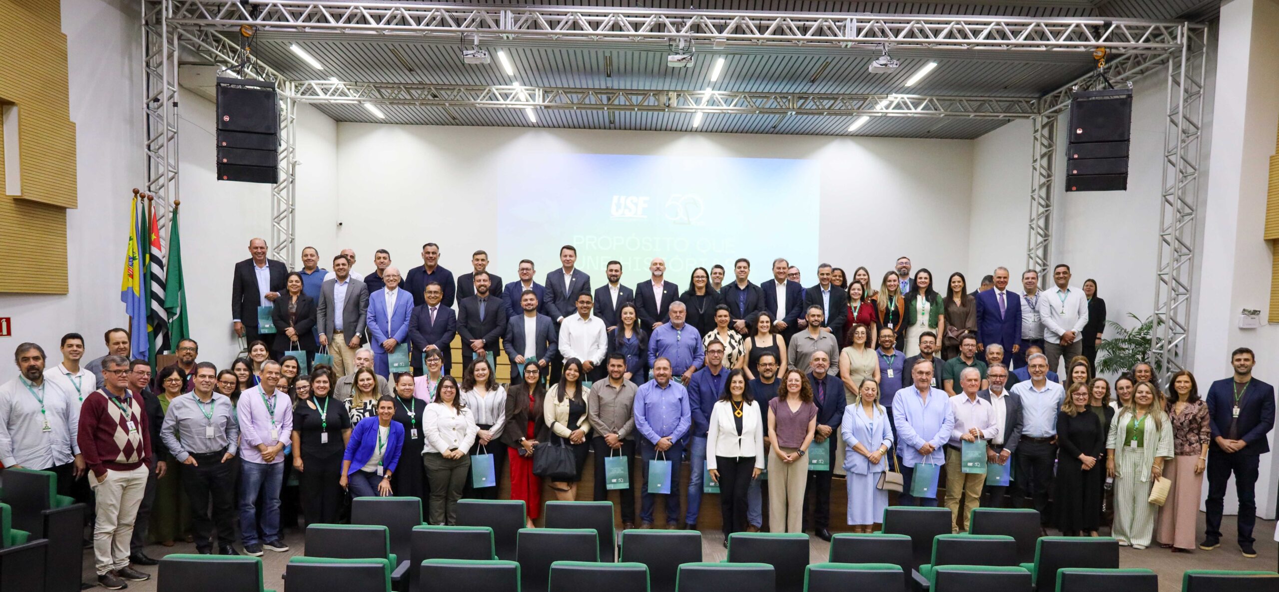 USF celebra 50 anos com lideranças de municípios e sua presença de impacto regional
