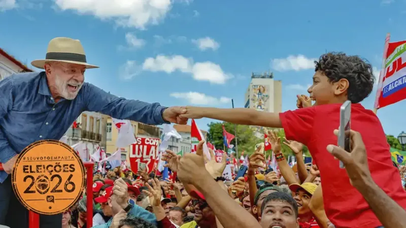 Apoiadores de Lula realizam passeata em Bragança Paulista