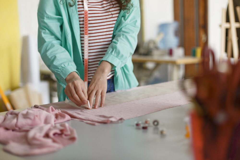 SENAI abre inscrições para curso de Costureiro de Tecidos Planos