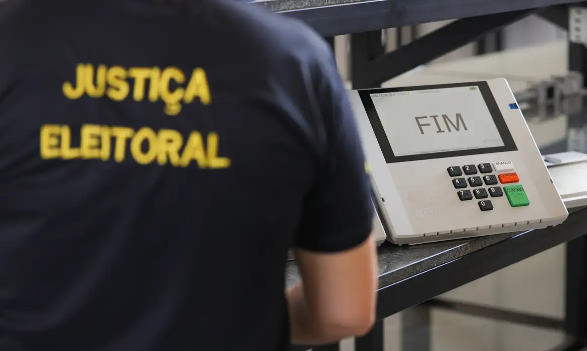 Denúncias de assédio por causa de política podem ser feitas pela internet